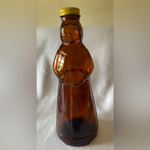 Vintage Mrs Butterworth Syrup Amber Glass Bottle with Yellow Metal Cap 1971 - Picture 5 of 7